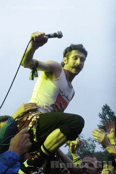 GOGOL BORDELLO - 2006-06-25 - CERGY - Base de Loisirs - Evgeny Aleksandrovitch Nikolaev Simonov